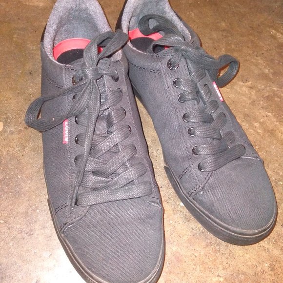 Levis Black Size 8 US skater sneakers - Picture 1 of 5